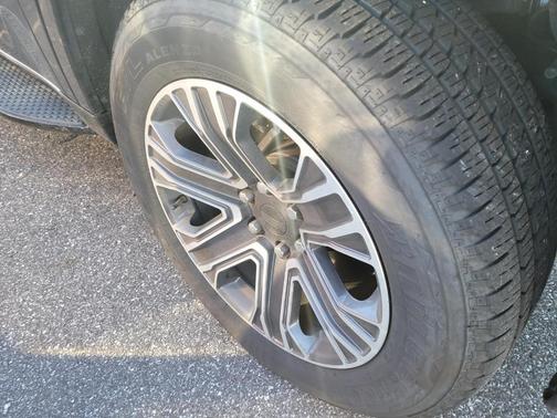 2024 Jeep Wagoneer L Base