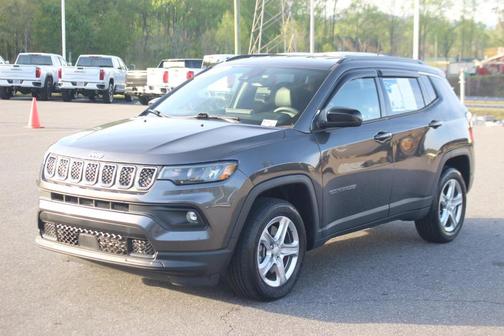 Granite Crystal Clearcoat Metallic 2023 Jeep Compass Latitude