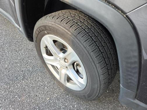 Granite Crystal Clearcoat Metallic 2023 Jeep Compass Latitude