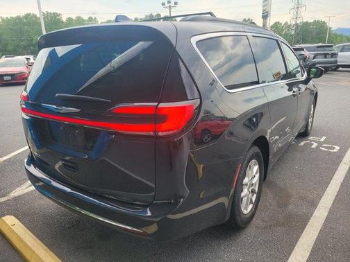 2022 Chrysler Pacifica Touring-L
