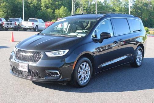 2022 Chrysler Pacifica Touring-L