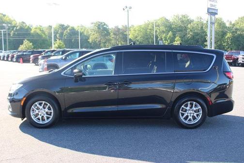 2022 Chrysler Pacifica Touring-L