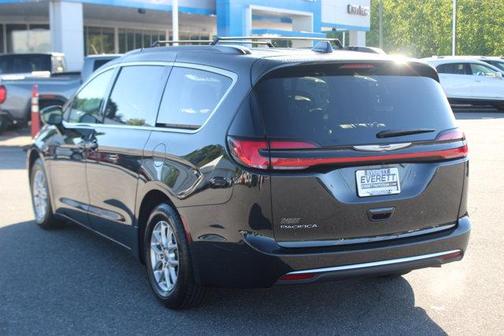 2022 Chrysler Pacifica Touring-L