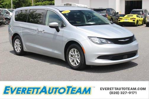 2022 Chrysler Voyager LX