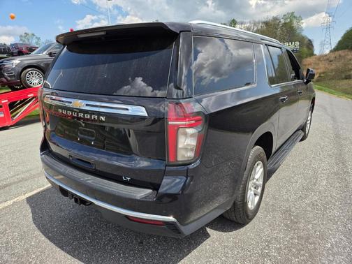 Midnight Blue Metallic 2021 Chevrolet Suburban LT