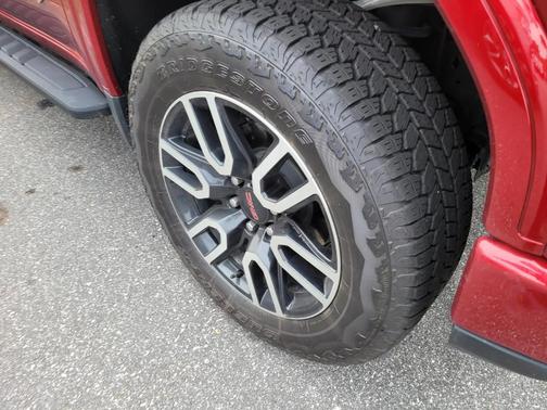 2025 GMC Sierra 1500 AT4