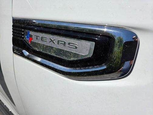 Summit White 2025 GMC Sierra 1500 SLT