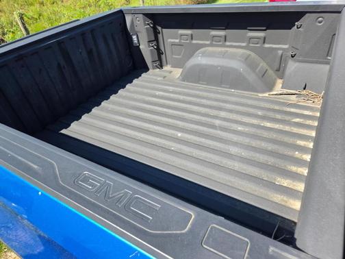 Dynamic Blue Metallic 2022 GMC Sierra 1500 Elevation