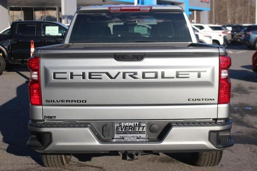 2023 Chevrolet Silverado 1500 Custom
