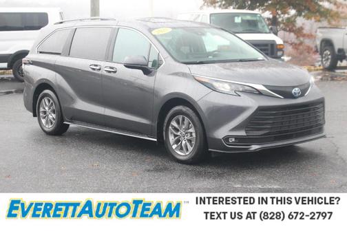2025 Toyota Sienna XLE