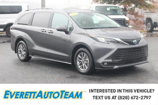 2025 Toyota Sienna XLE