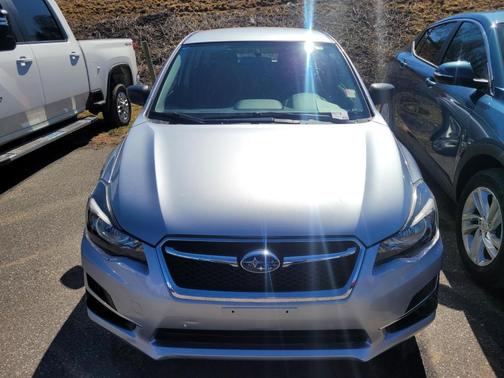 2016 Subaru Impreza 2.0i