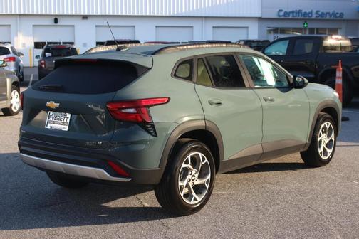 2025 Chevrolet Trax LT