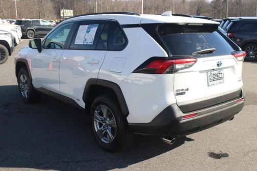 2022 Toyota RAV4 Hybrid LE