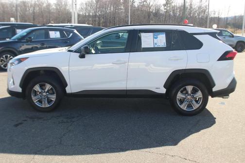 2022 Toyota RAV4 Hybrid LE