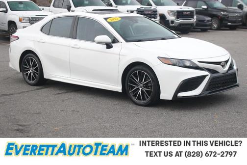 2022 Toyota Camry SE