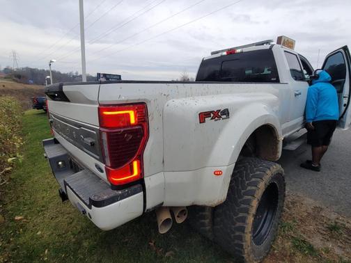 2022 Ford F-450 LIMITED