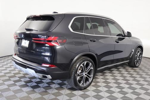 Black Sapphire Metallic 2025 BMW X5 xDrive40i