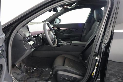 Black Sapphire Metallic 2026 BMW i5 xDrive40