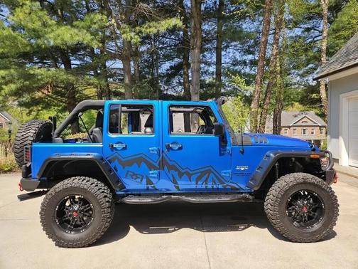 Hydro Blue Pearlcoat 2016 Jeep Wrangler Unlimited Sahara