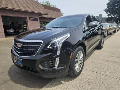 Stellar Black Metallic 2018 Cadillac XT5 Luxury