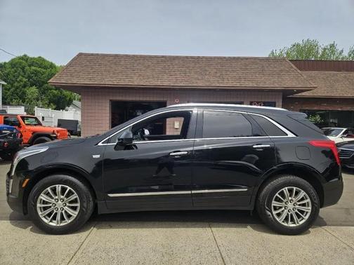 Stellar Black Metallic 2018 Cadillac XT5 Luxury