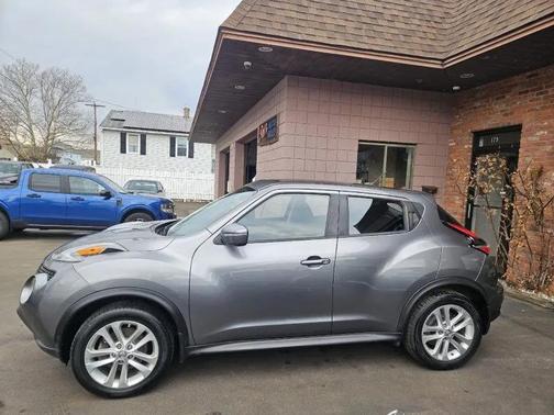Gun Metallic 2015 Nissan Juke S