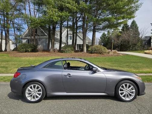 2014 INFINITI Q60 Base