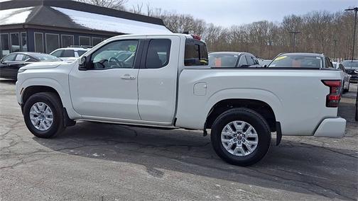 2024 Nissan Frontier SV