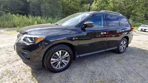 2020 Nissan Pathfinder SV