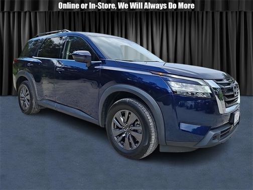 2022 Nissan Pathfinder SV