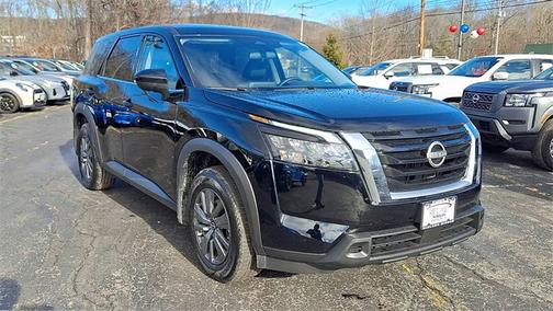 2025 Nissan Pathfinder S