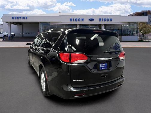 2021 Chrysler Voyager LX