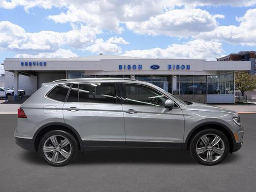 Pyrite Silver Metallic 2021 Volkswagen Tiguan 2.0T SEL