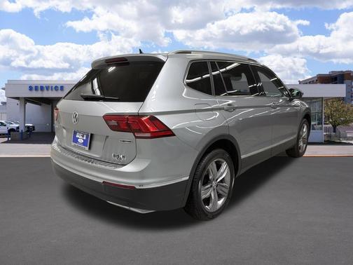 Pyrite Silver Metallic 2021 Volkswagen Tiguan 2.0T SEL