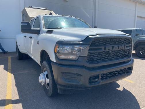 2024 RAM 3500 Tradesman Crew Cab 4x4 8' Box