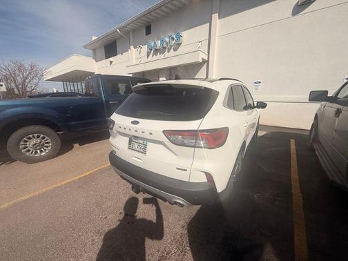 STAR WHITE METALLIC TRI-COAT 2022 Ford Escape Titanium