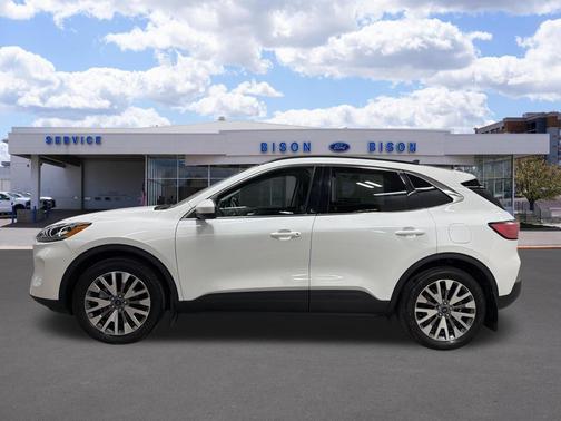 2022 Ford Escape Titanium