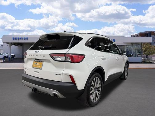 2022 Ford Escape Titanium