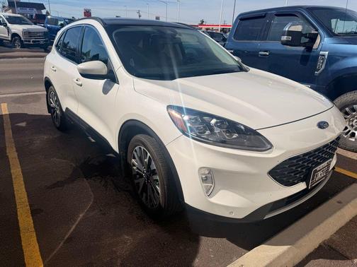 STAR WHITE METALLIC TRI-COAT 2022 Ford Escape Titanium