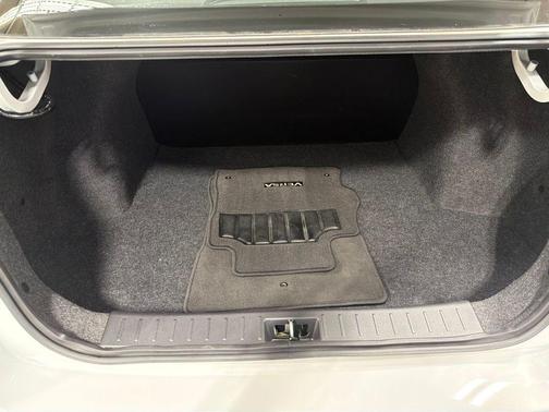 Fresh Powder 2024 Nissan Versa 1.6 S