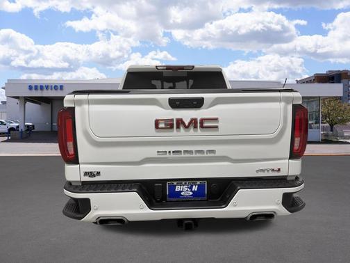 Summit White 2025 GMC Sierra 1500 AT4