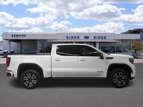 Summit White 2025 GMC Sierra 1500 AT4