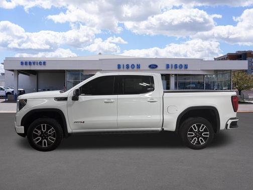 Summit White 2025 GMC Sierra 1500 AT4