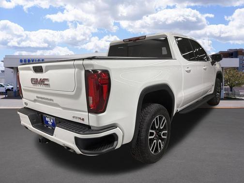 Summit White 2025 GMC Sierra 1500 AT4