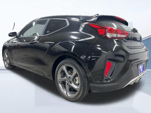 2020 Hyundai Veloster 2