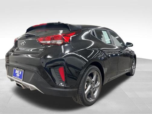 2020 Hyundai Veloster 2