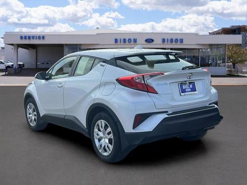 2022 Toyota C-HR XLE