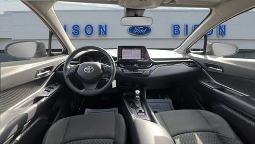 2022 Toyota C-HR XLE