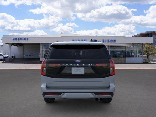 GLACIER GRAY MET TRI-COAT 2026 Ford Expedition Platinum